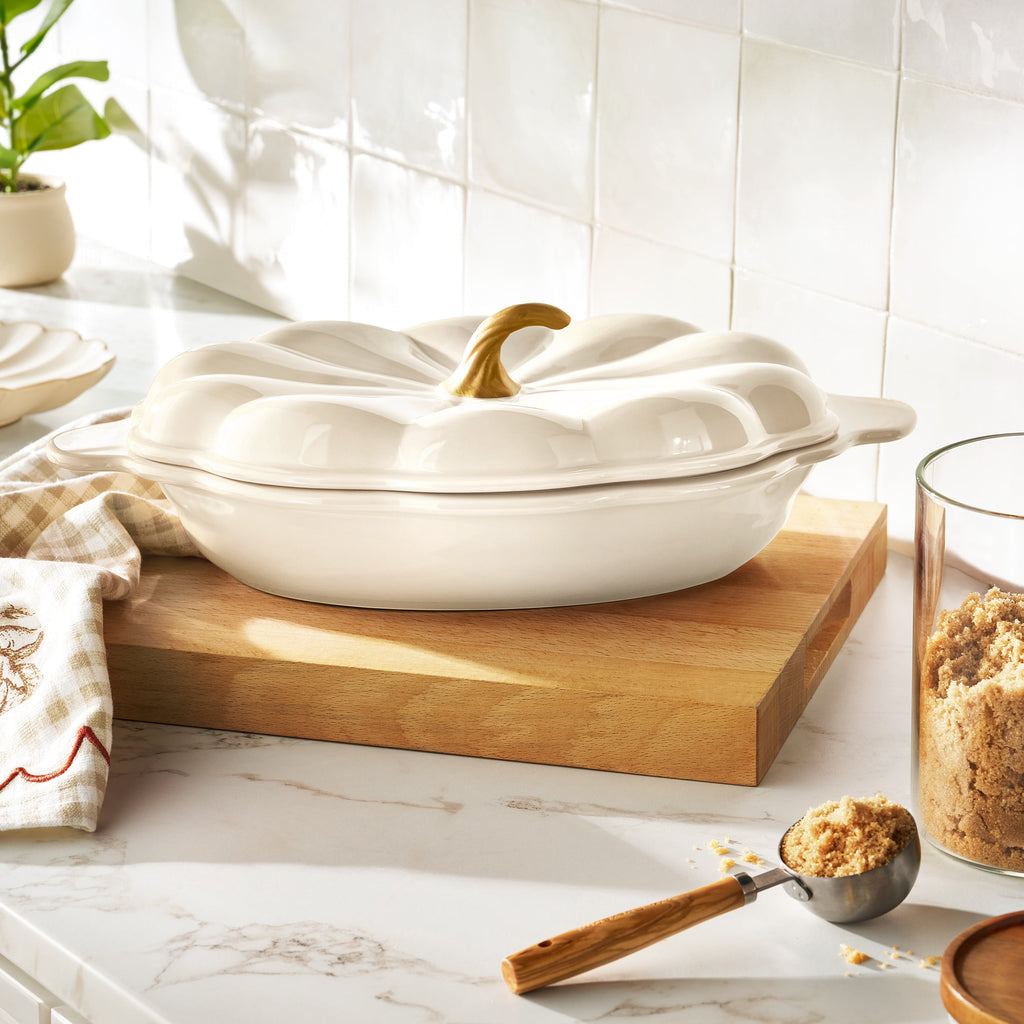 3-Quart Oval Pumpkin Stoneware Baker with Lid, Linen