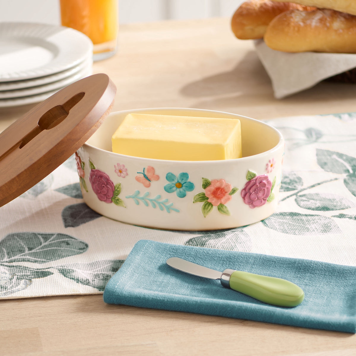 2-Pack The Pioneer Woman Ceramic Painted Meadow Butter Dish With Acacia Wood Lid And Serving