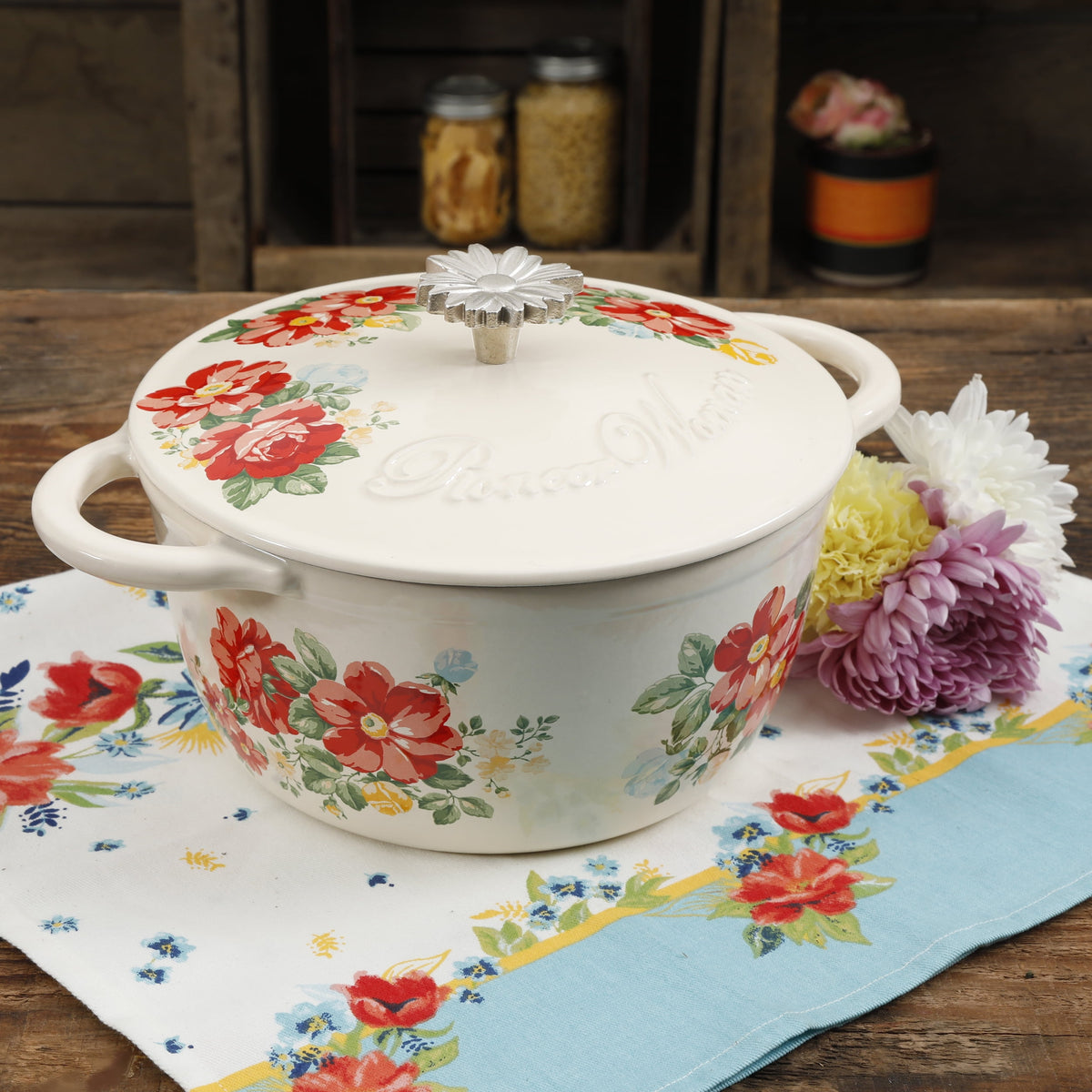 Vintage Floral Enameled Cast Iron 3-Quart Dutch Oven