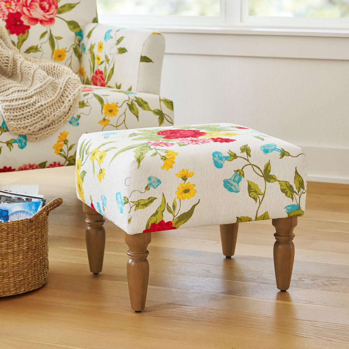 Sweet Rose Ottoman, White, 17.25 in